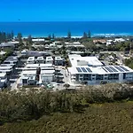 Essence Peregian Beach Resort - Saltbush 5 Bedroom Luxury Home