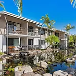 Sun Drenched Unit In Noosaville