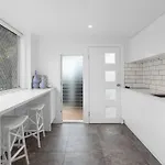 Henderson St, Studio Apt