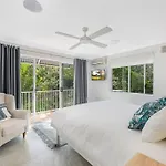 Hampton\'S Style Beach Retreat In Noosa\'S Heart