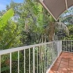 Hampton\'S Style Beach Retreat In Noosa\'S Heart