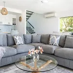 10 Andari, Sunshine Beach ~ Beachside Luxury Home