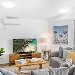 Belmore Palms ~ 2 Min To Surfie, Village & Beach