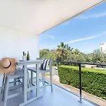\'Sunrise Central\', Pool, Views & 1 Min To Beach