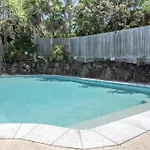 \'Sunrise Central\', Pool, Views & 1 Min To Beach