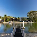 Ground-Level Riverfront 2 Bedroom Apartment Steps From Hastings Street - By Stay Noosa