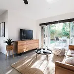 \'Sunshine Beach Bungalow\' - Beautiful Noosa Home