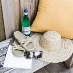\'Sunshine Beach Bungalow\' - Beautiful Noosa Home
