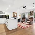 Stylish River Escape, Noosaville