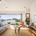 Luxury On The Hill, Noosa Heads