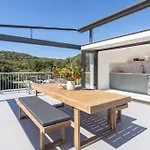 Little Cove Luxe Naousa 10