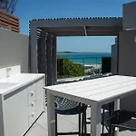 Netanya Noosa Beachfront Resort