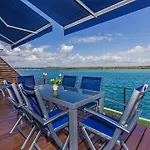 3 Mariners Point