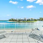 Noosa Riverfront Apartment Unit 7