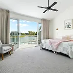 Noosa Riverfront Apartment Unit 7