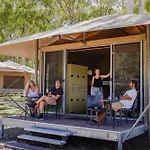 Kangarooms Noosa Everglades