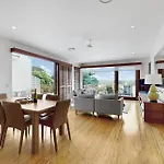 8 Colonial