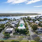 Noosa River Sandy Shores