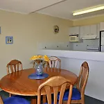 Bright & Comfortable In Quiet Location