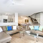 Alderly 11 Rooftop Coastal Bliss