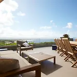 Hastings Park: Luxury Penthouse, Private Pool & Views