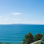 Hastings Park: Luxury Penthouse, Private Pool & Views