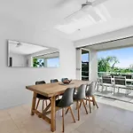 Perfect Getaway, Sunshine Beach