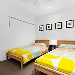Perfect Getaway, Sunshine Beach