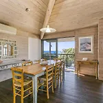 Sunshine Beach Serenity And Pet Friendly ! 9 Seaview Terrace, Sunshine Beach, Qld 4567