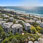 Relax In Stylish Comfort, Sunshine Beach