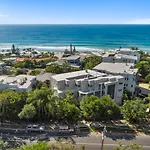 Relax In Stylish Comfort, Sunshine Beach