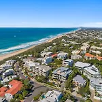 Relax In Stylish Comfort, Sunshine Beach
