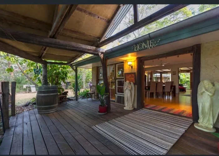 The Wake-Up Call Accommodation & Retreats - Noosa Hinterland