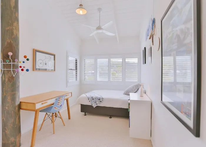 15 Mcanally Drive Fabulous Family Home With Magnificent Ocean Views Pool Walk To Beach
