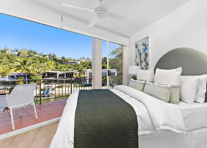 Riverfront 2 Bedroom Penthouse, Steps From Hastings Street - By Stay Noosa