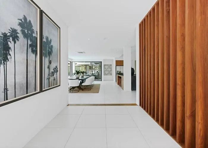 Witta Circle - Walk To Hastings St & Noosa Beach
