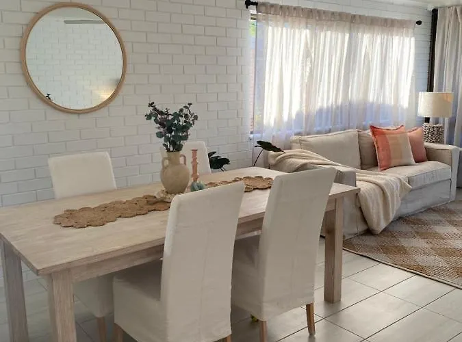 Illoura Holiday Apartment Three Bedroom Noosa River View