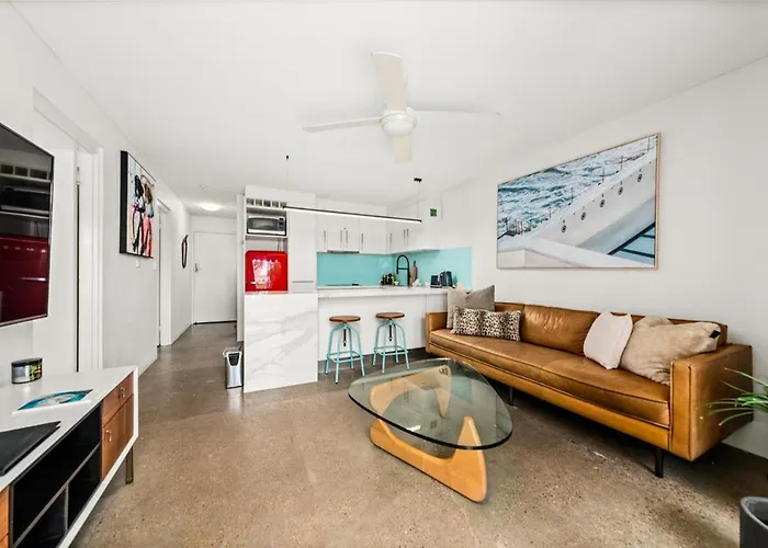 5 Mins Walk To Hastings Street