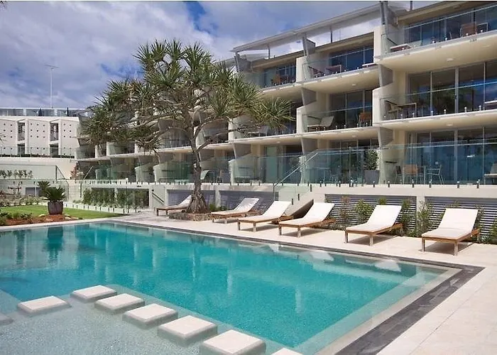 Fairshore 28 Beachfront Escape