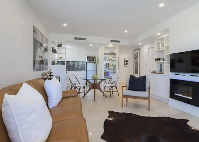 Luxury In The Heart Of Hastings Street 628