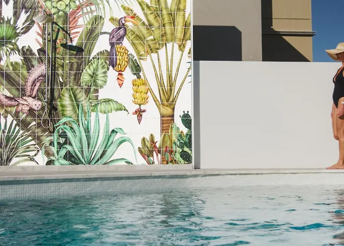 Essence Peregian Beach Resort - Lily 4 Bedroom Luxury Home With Private Pool