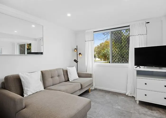 Henderson St, Studio Apt