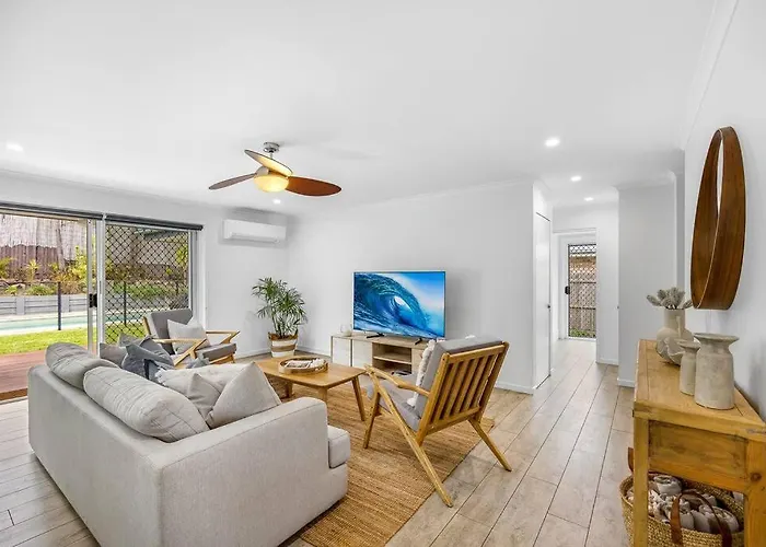 The Seahaven ~ Family Home With Pool, Pet Friendly