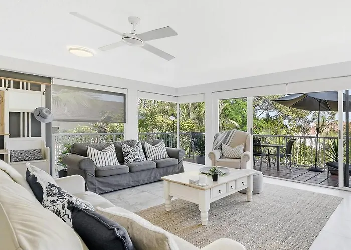 Hampton\'S Style Beach Retreat In Noosa\'S Heart