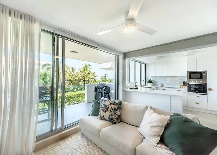 \'Sunrise Central\', Pool, Views & 1 Min To Beach