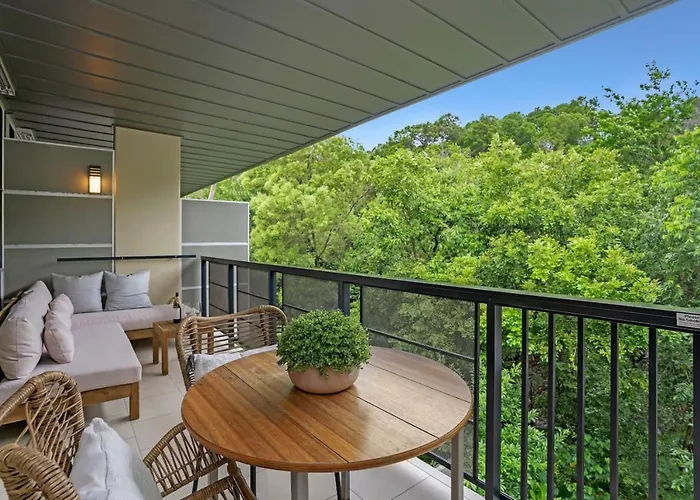 Treetop Luxury