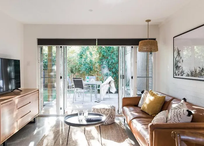 \'Sunshine Beach Bungalow\' - Beautiful Noosa Home