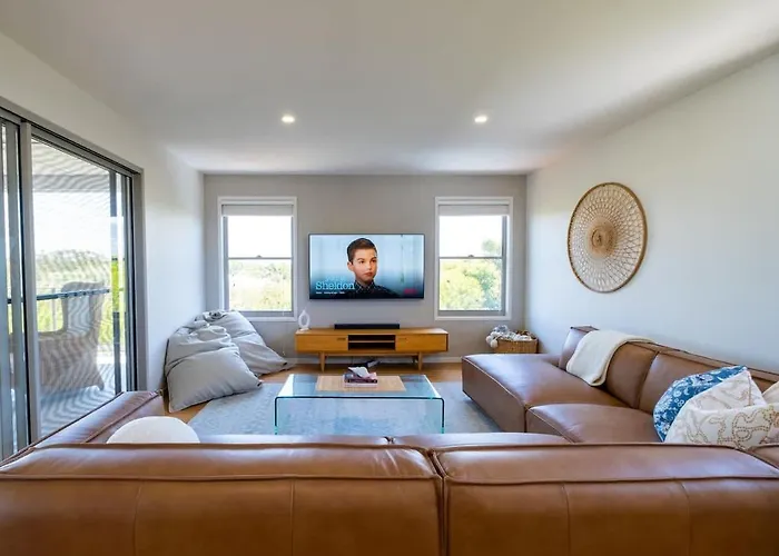 The Sunset Apartment On Orealla