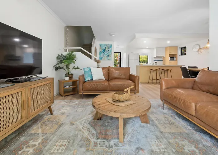 Modern & Stylish 2 Bedroom Townhouse