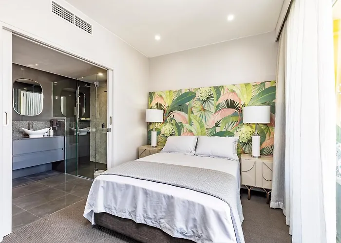 Sleek, Modern And Comfortable On Hastings Street